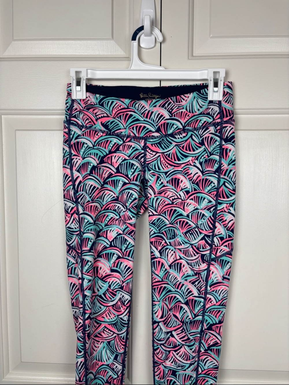 Lilly Pulitzer Luxletic Navy Leggings with Mint & Pink Fan Print - S